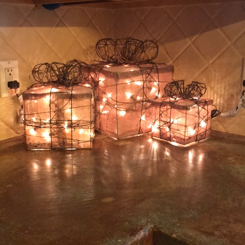 Decorative burlap lighted presents!